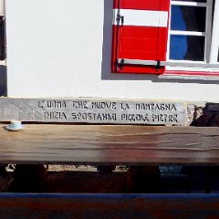 P1650987